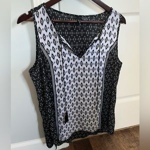 Black and white patterned sleeveless top